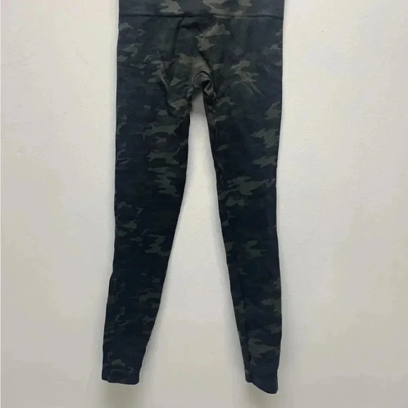 Spanx Leggings Look At Me Now Seamless Camo Camouflage Green Black Size Small - Picture 4 of 7